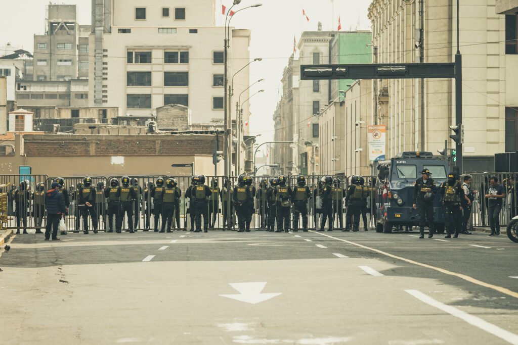 The Suspended City: Lima Under Siege sfe.vision simone guerrino aprile @sfe.vision 1