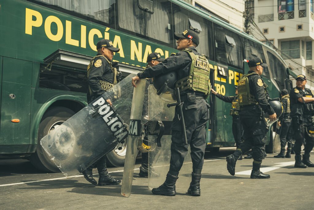 The Suspended City: Lima Under Siege sfe.vision simone guerrino aprile @sfe.vision 8